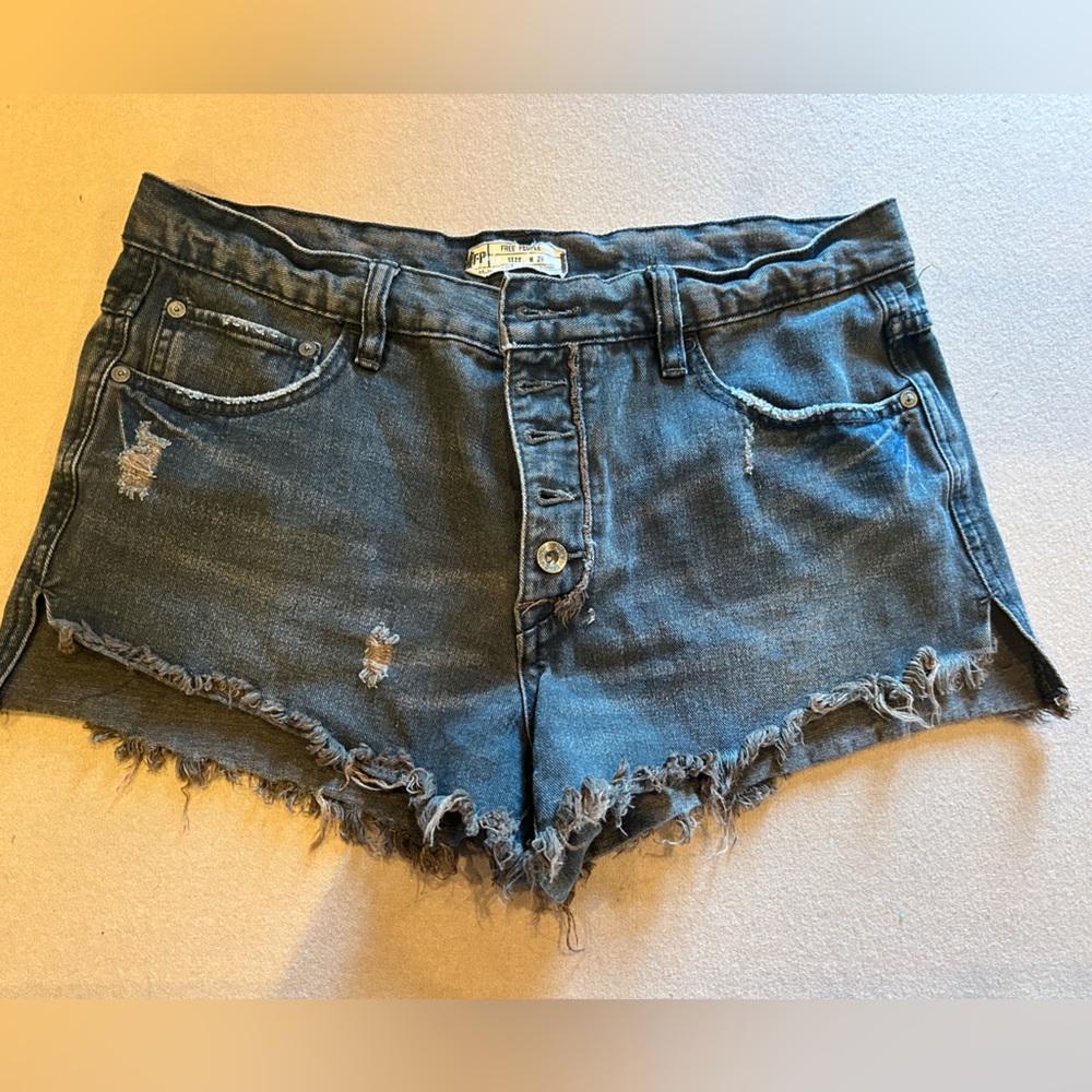 Black Free People Jean shorts. Size 29.